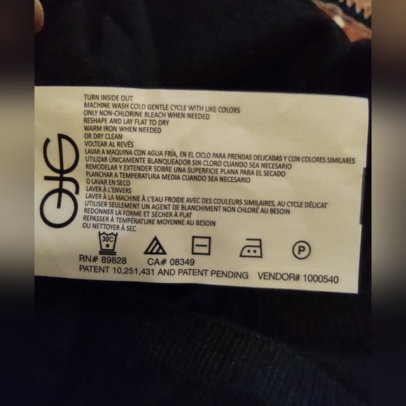 Gloria Vanderbilt Cardigan, Women's XXL, Other Sizes Avail. Black NWT. - Picture 2 of 4